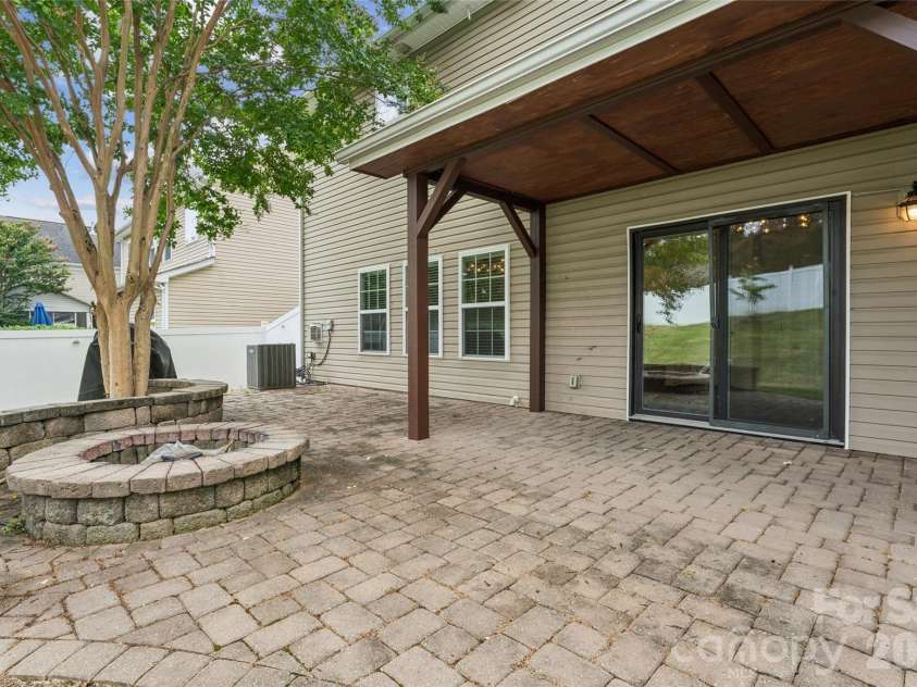 14007 Highland Meadow Road, Charlotte, NC 28273.  MLS# CAR4403552, YatesRealty ID 41596. 