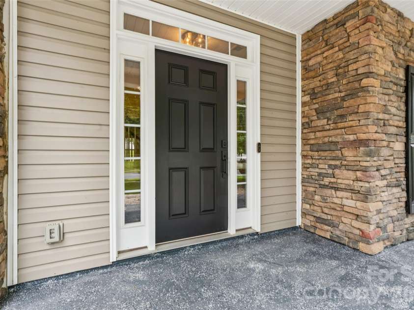 14007 Highland Meadow Road, Charlotte, NC 28273.  MLS# CAR4403552, YatesRealty ID 41596. 
