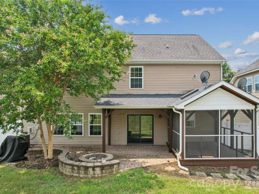 14007 Highland Meadow Road, Charlotte, NC 28273.  MLS# CAR4403552, YatesRealty ID 41596. 