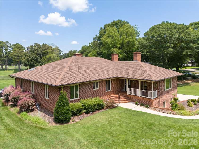 1419 Stoneyridge Drive, Charlotte, NC 28214.  MLS# CAR4411304, YatesRealty ID 41597. 