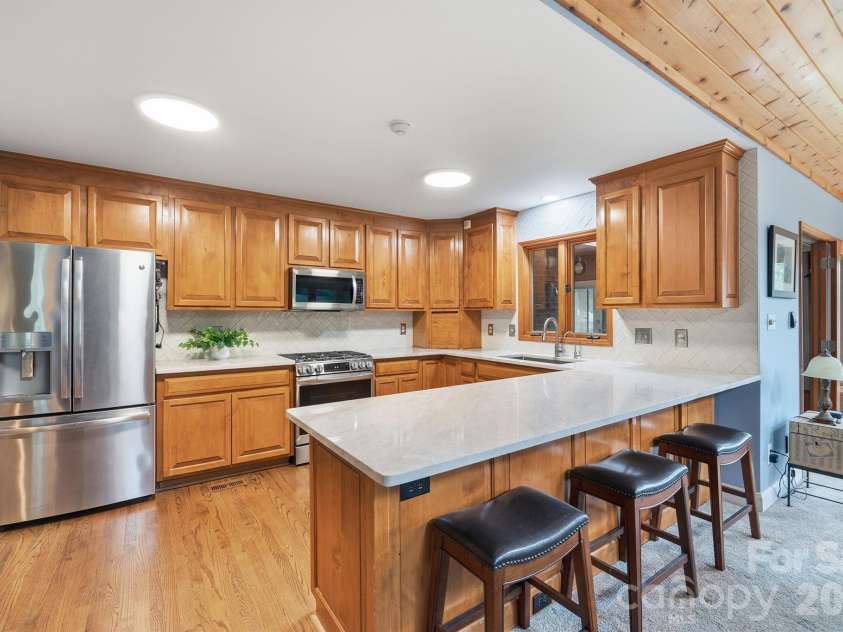 1419 Stoneyridge Drive, Charlotte, NC 28214.  MLS# CAR4411304, YatesRealty ID 41597. 