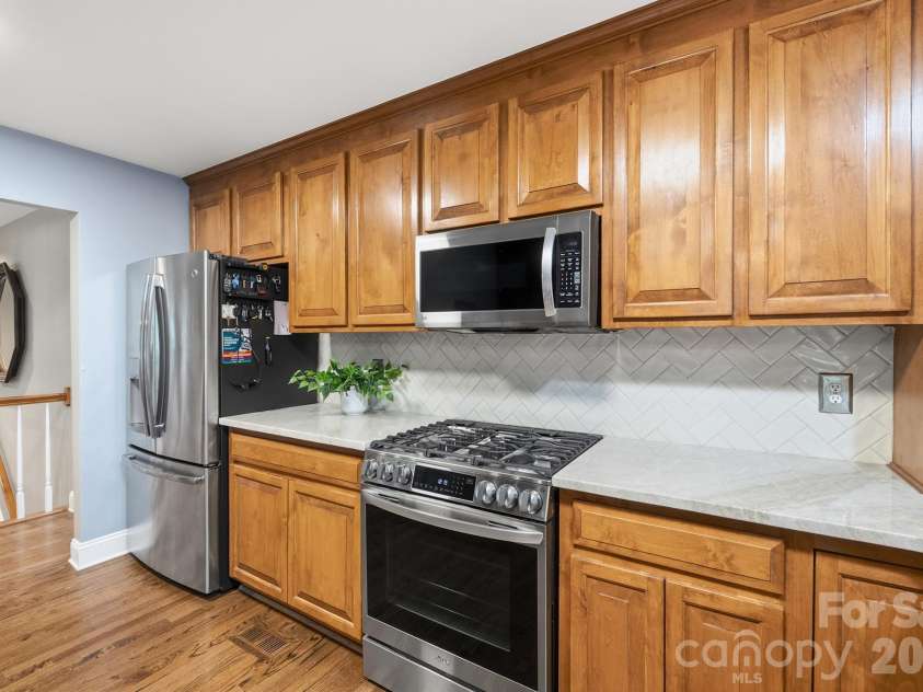 1419 Stoneyridge Drive, Charlotte, NC 28214.  MLS# CAR4411304, YatesRealty ID 41597. 