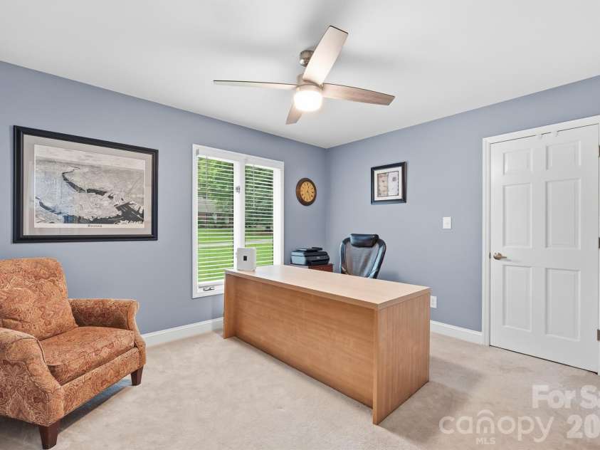 1419 Stoneyridge Drive, Charlotte, NC 28214.  MLS# CAR4411304, YatesRealty ID 41597. 