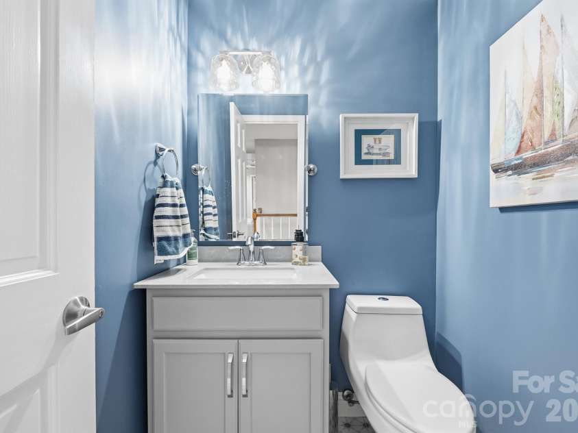 1419 Stoneyridge Drive, Charlotte, NC 28214.  MLS# CAR4411304, YatesRealty ID 41597. 