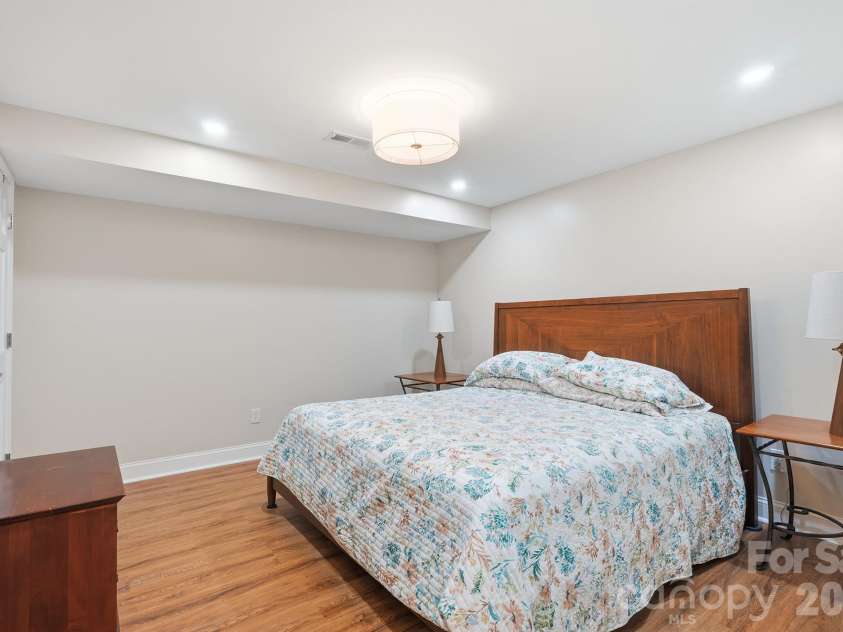 1419 Stoneyridge Drive, Charlotte, NC 28214.  MLS# CAR4411304, YatesRealty ID 41597. 