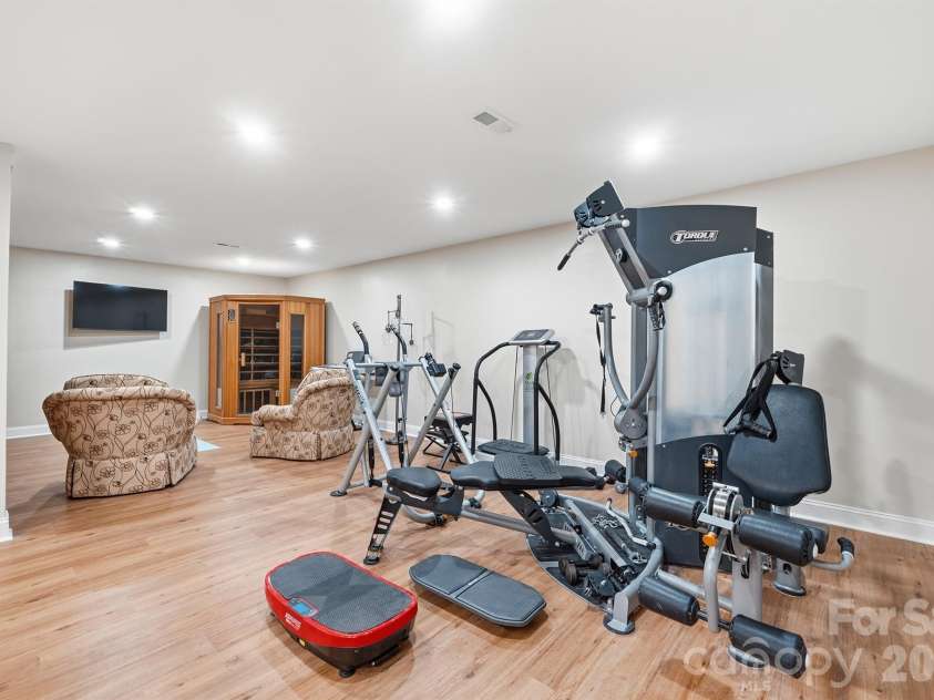 1419 Stoneyridge Drive, Charlotte, NC 28214.  MLS# CAR4411304, YatesRealty ID 41597. 