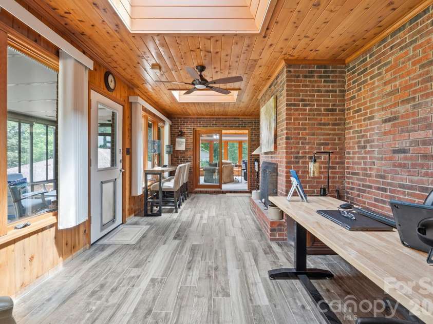 1419 Stoneyridge Drive, Charlotte, NC 28214.  MLS# CAR4411304, YatesRealty ID 41597. 