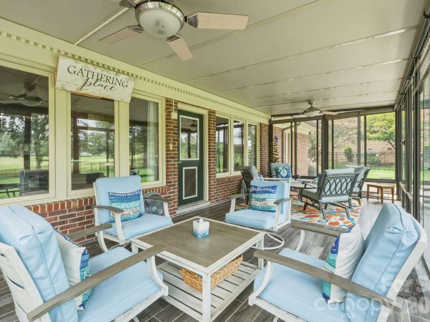 1419 Stoneyridge Drive, Charlotte, NC 28214.  MLS# CAR4411304, YatesRealty ID 41597. 