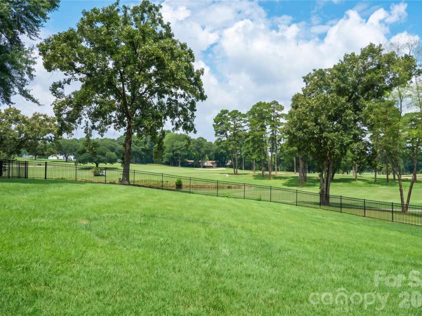 1419 Stoneyridge Drive, Charlotte, NC 28214.  MLS# CAR4411304, YatesRealty ID 41597. 