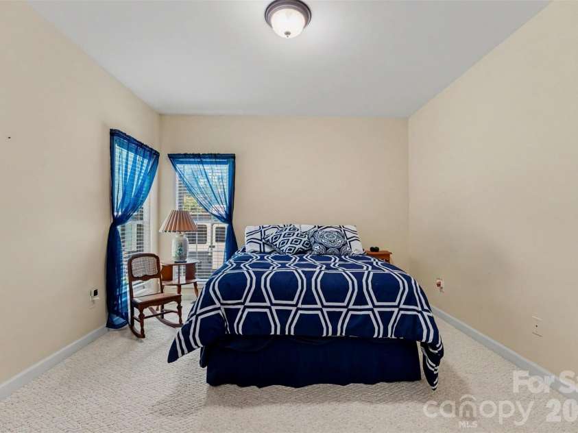 4858 Elmhurst Drive, Hickory, NC 28601.  MLS# CAR4402326, YatesRealty ID 41598. Bedroom