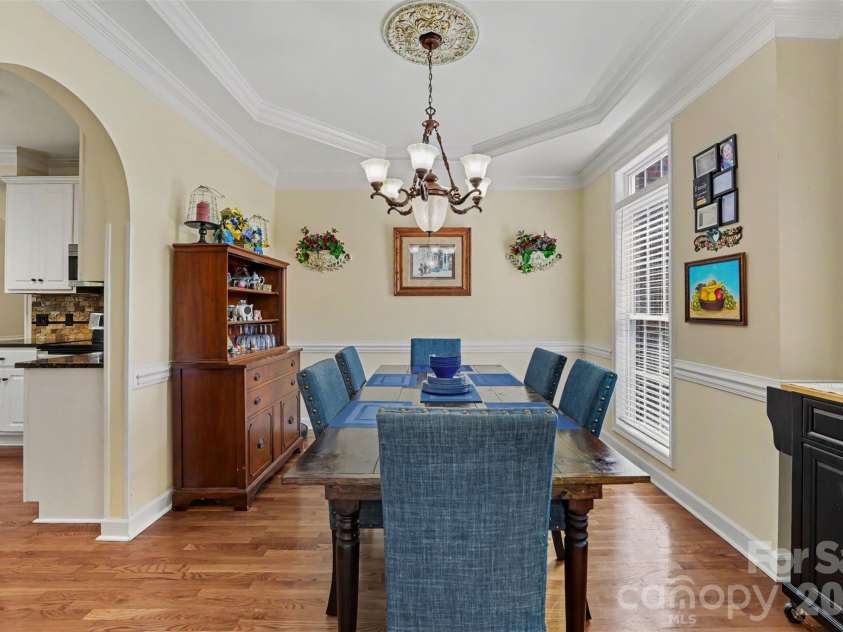 4858 Elmhurst Drive, Hickory, NC 28601.  MLS# CAR4402326, YatesRealty ID 41598. Dining room