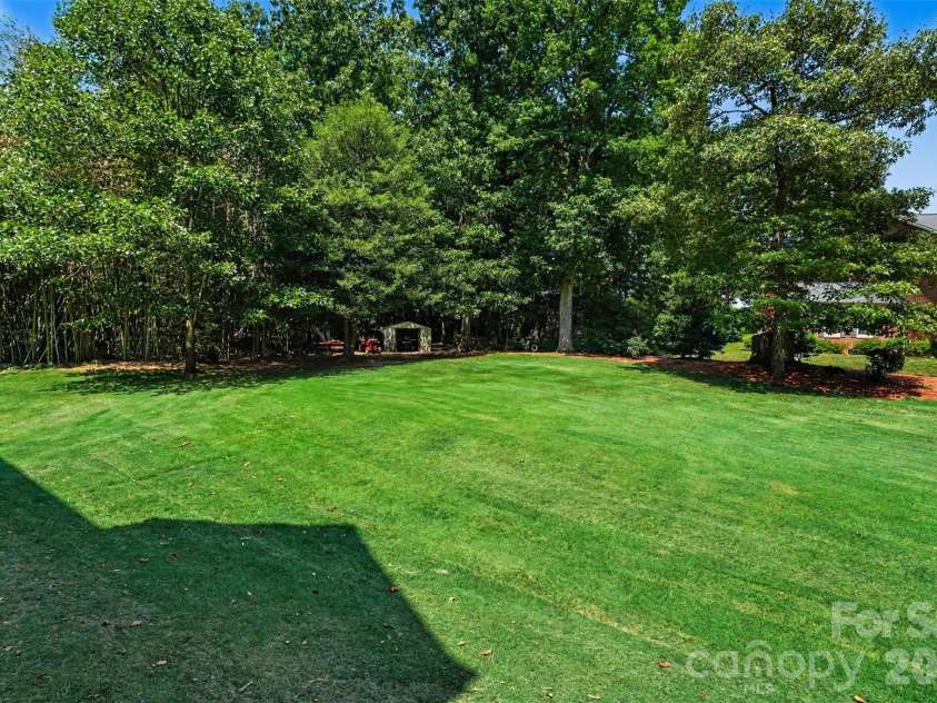 4858 Elmhurst Drive, Hickory, NC 28601.  MLS# CAR4402326, YatesRealty ID 41598. Private backyard