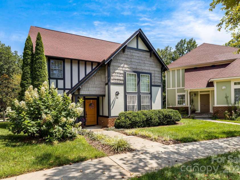 28 Trafalgar Circle, Asheville, NC 28805.  MLS# CAR4294578, YatesRealty ID 416. 