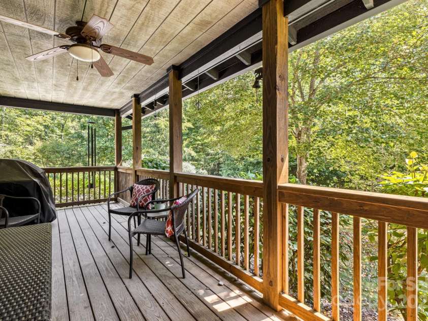 28 Trafalgar Circle, Asheville, NC 28805.  MLS# CAR4294578, YatesRealty ID 416. 
