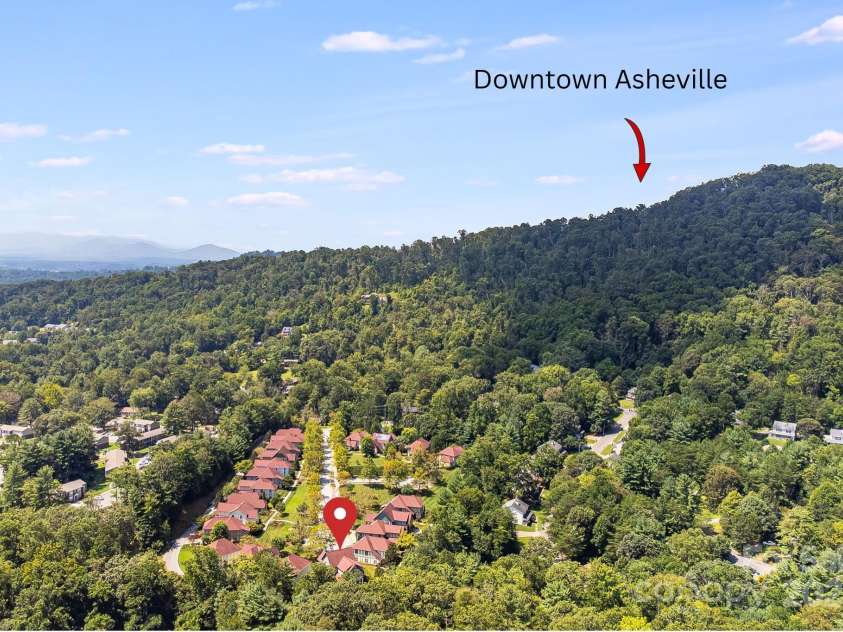 28 Trafalgar Circle, Asheville, NC 28805.  MLS# CAR4294578, YatesRealty ID 416. 