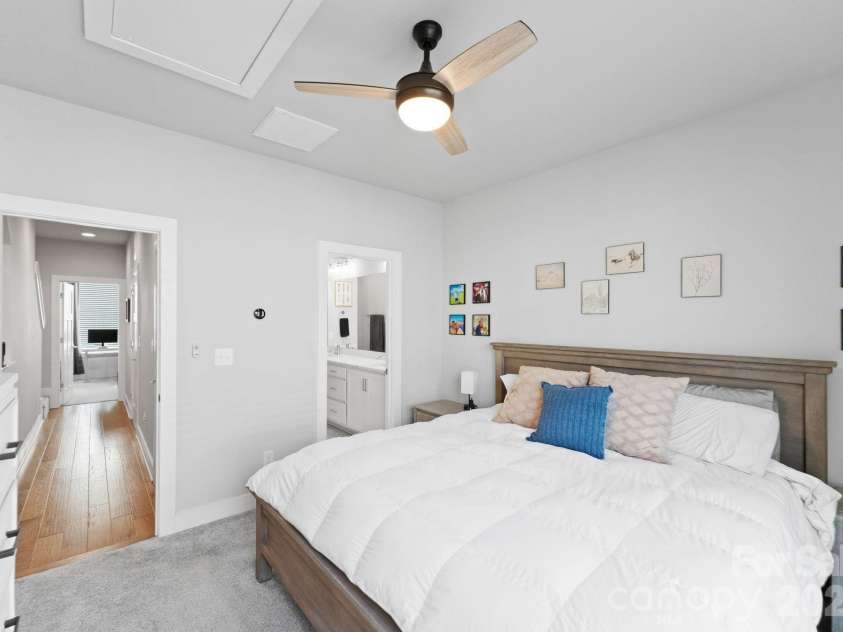 2310 Elizabeth Mill Place, Charlotte, NC 28208.  MLS# CAR4340084, YatesRealty ID 4160. 