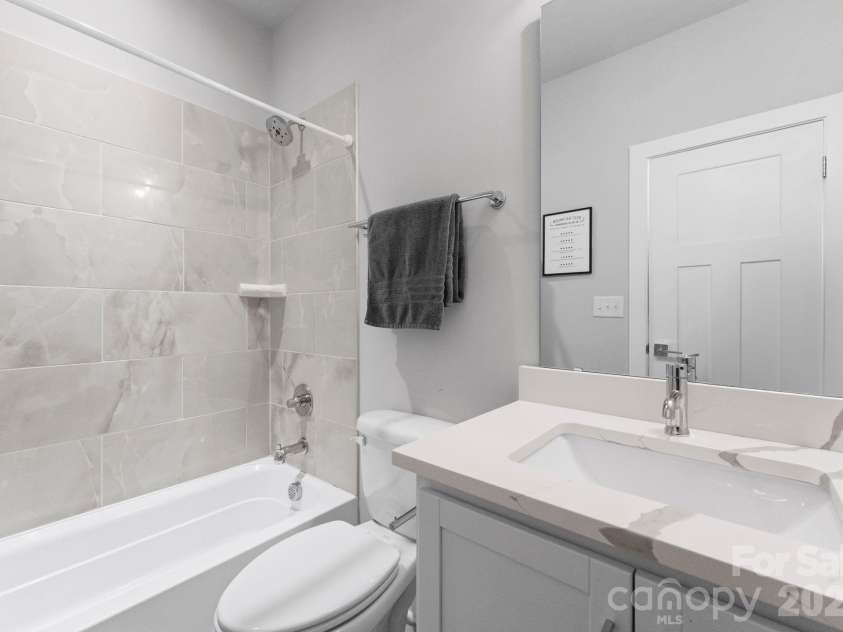 2310 Elizabeth Mill Place, Charlotte, NC 28208.  MLS# CAR4340084, YatesRealty ID 4160. 