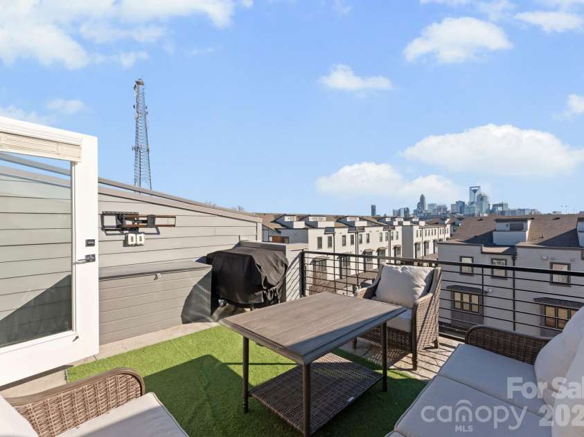 2310 Elizabeth Mill Place, Charlotte, NC 28208.  MLS# CAR4340084, YatesRealty ID 4160. 