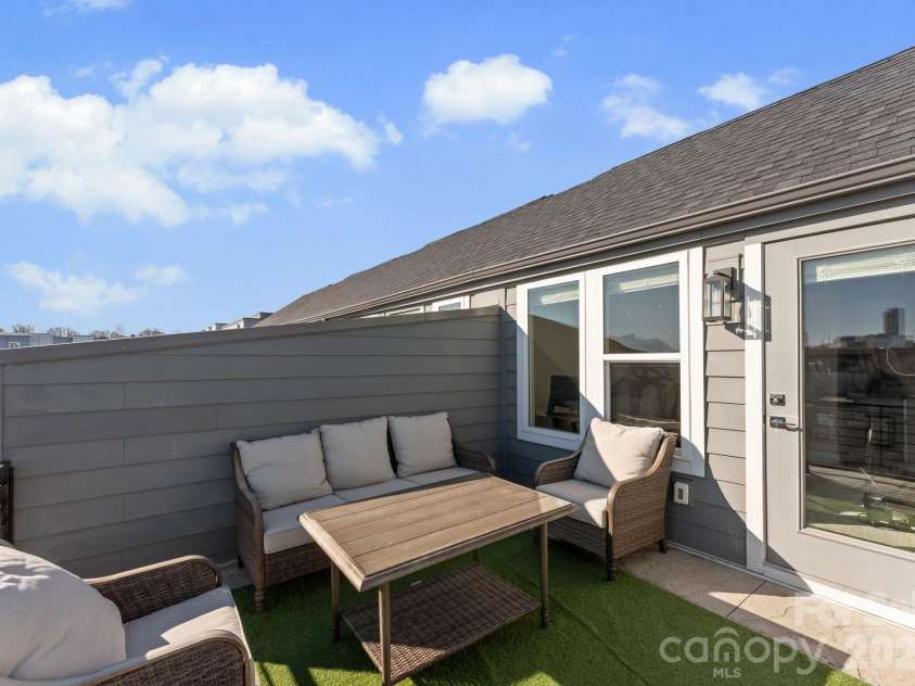 2310 Elizabeth Mill Place, Charlotte, NC 28208.  MLS# CAR4340084, YatesRealty ID 4160. 