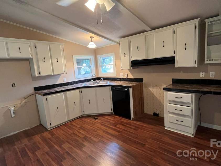 350 Brawley Road, Cleveland, NC 27013.  MLS# CAR4233746, YatesRealty ID 4160. 