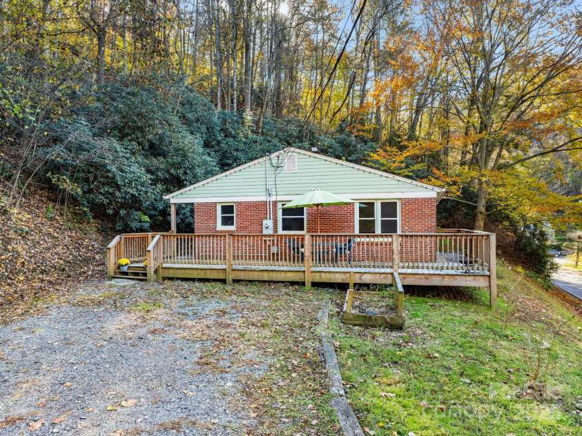 456 Rector Corner Road, Marshall, NC 28753.  MLS# CAR4319873, YatesRealty ID 4160. 