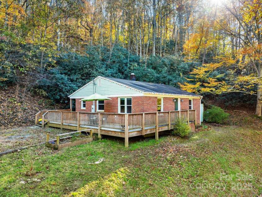 456 Rector Corner Road, Marshall, NC 28753.  MLS# CAR4319873, YatesRealty ID 4160. 