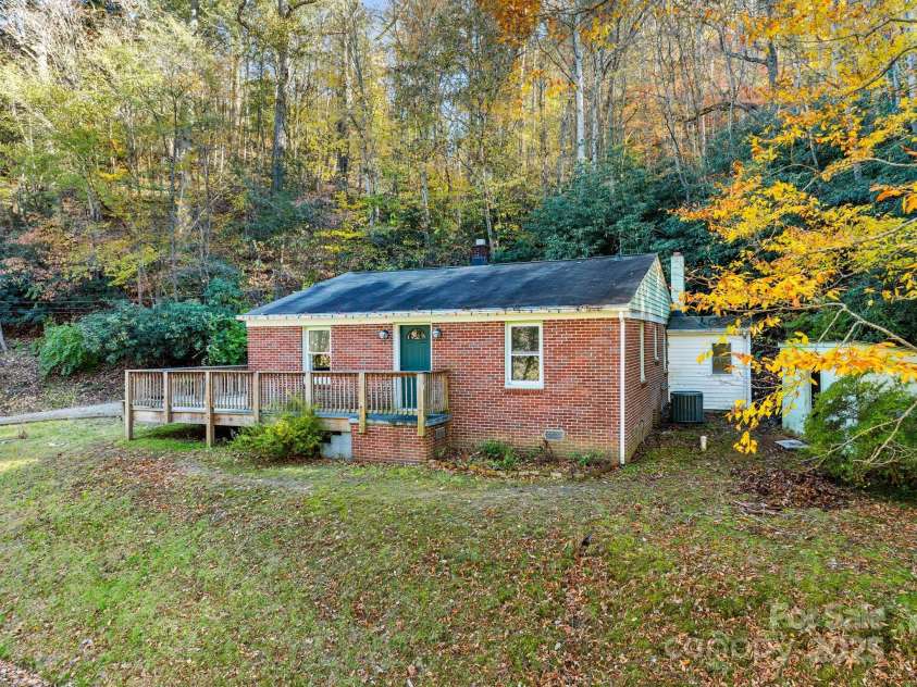 456 Rector Corner Road, Marshall, NC 28753.  MLS# CAR4319873, YatesRealty ID 4160. 