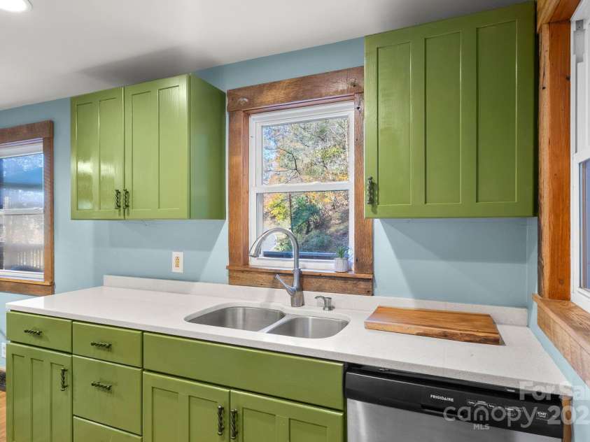 456 Rector Corner Road, Marshall, NC 28753.  MLS# CAR4319873, YatesRealty ID 4160. 