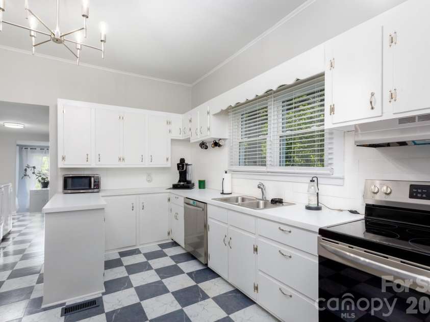 829 Steele Street, Rock Hill, SC 29730.  MLS# CAR4394166, YatesRealty ID 41601. 