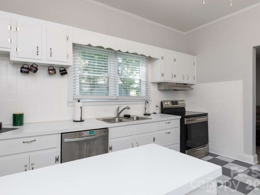 829 Steele Street, Rock Hill, SC 29730.  MLS# CAR4394166, YatesRealty ID 41601. 