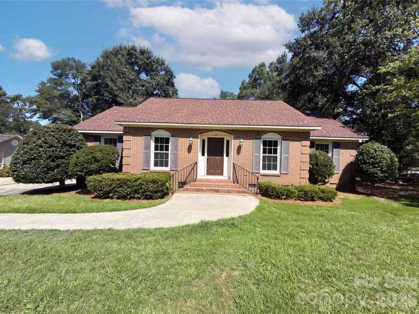 2592 Tully Court, Lancaster, SC 29720.  MLS# CAR4411122, YatesRealty ID 41602. 