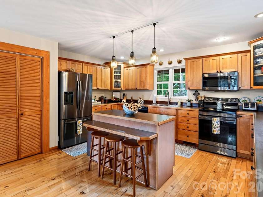 108 High Lake Drive, Nebo, NC 28761.  MLS# CAR4405505, YatesRealty ID 41603. 