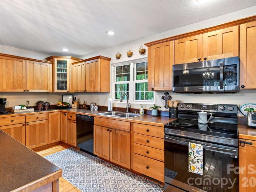 108 High Lake Drive, Nebo, NC 28761.  MLS# CAR4405505, YatesRealty ID 41603. 