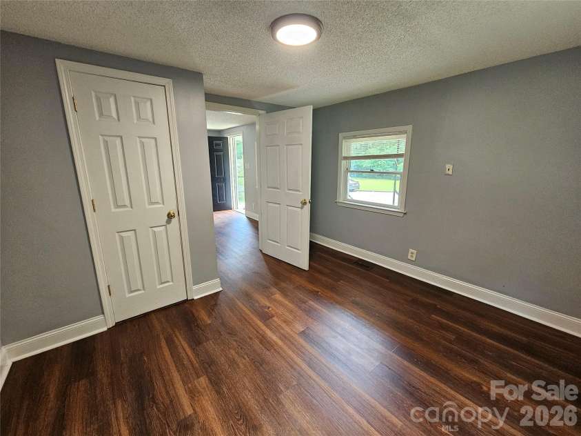 3010 Capitol Drive, Charlotte, NC 28208.  MLS# CAR4409690, YatesRealty ID 41604. 
