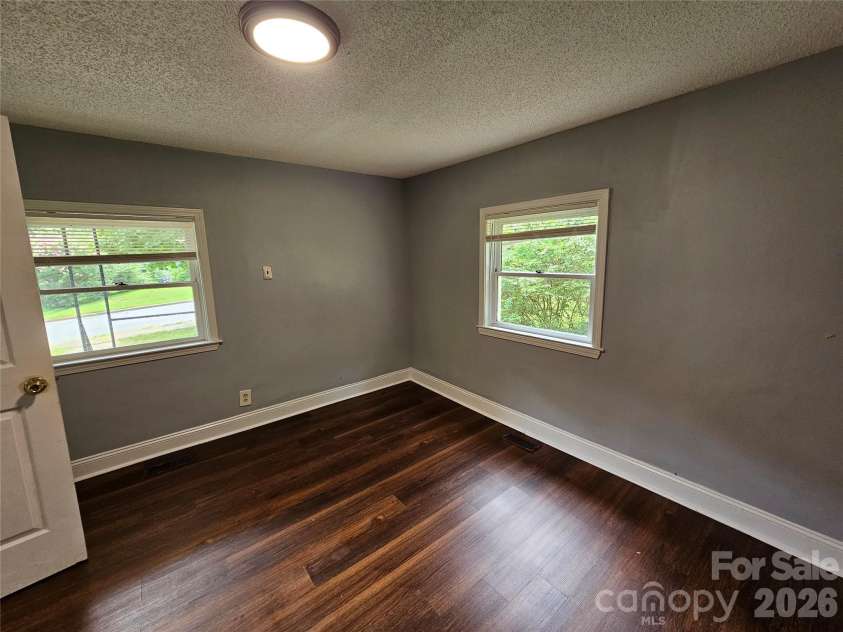 3010 Capitol Drive, Charlotte, NC 28208.  MLS# CAR4409690, YatesRealty ID 41604. 