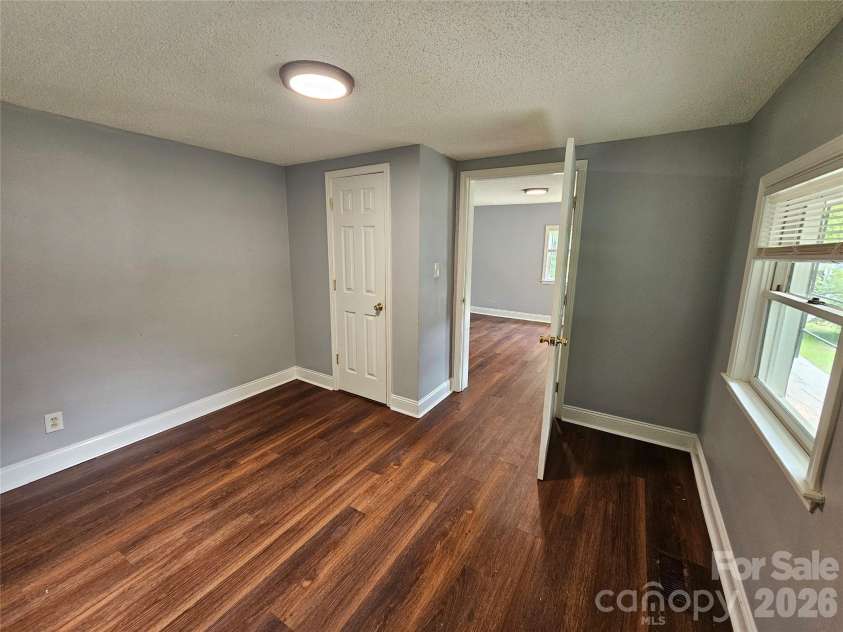3010 Capitol Drive, Charlotte, NC 28208.  MLS# CAR4409690, YatesRealty ID 41604. 