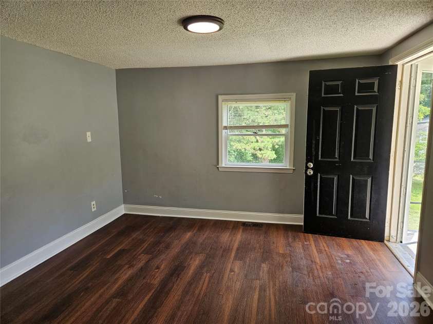 3010 Capitol Drive, Charlotte, NC 28208.  MLS# CAR4409690, YatesRealty ID 41604. 
