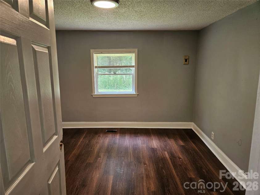 3010 Capitol Drive, Charlotte, NC 28208.  MLS# CAR4409690, YatesRealty ID 41604. 