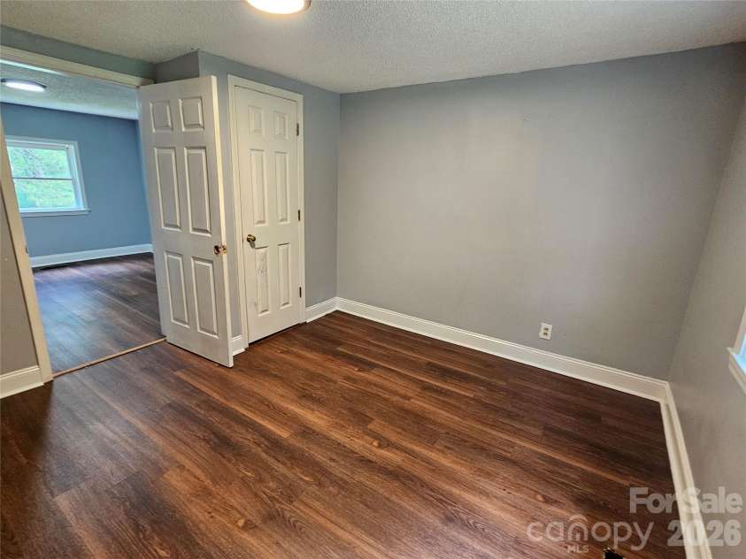 3010 Capitol Drive, Charlotte, NC 28208.  MLS# CAR4409690, YatesRealty ID 41604. 