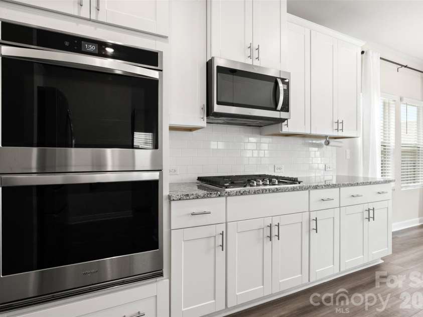 555 Palmarosa Street, Fort Mill, SC 29715.  MLS# CAR4409409, YatesRealty ID 41606. Kitchen