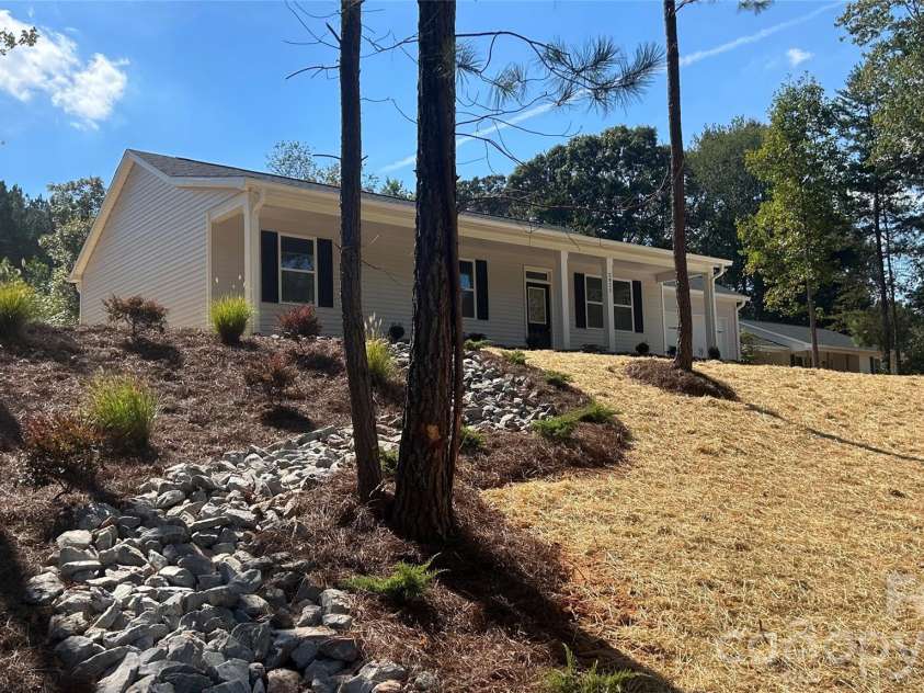 2935 Heavners Farm Court, Lincolnton, NC 28092.  MLS# CAR4406103, YatesRealty ID 41607. 