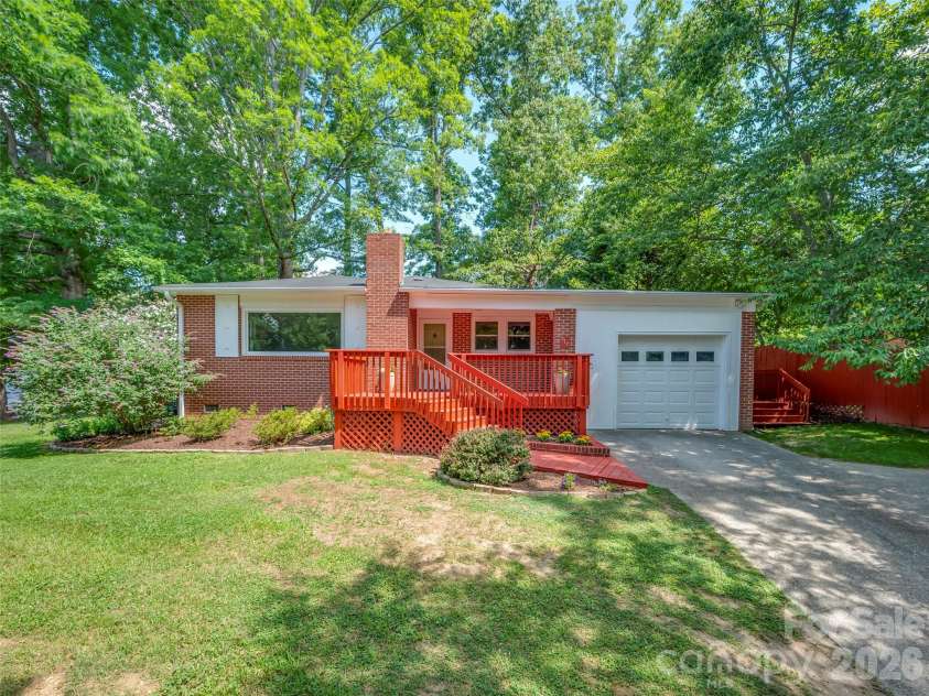 917 Blue Ridge Road, East Flat Rock, NC 28726.  MLS# CAR4402253, YatesRealty ID 41608. 