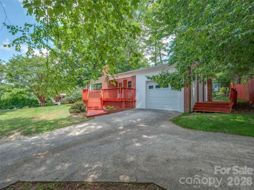 917 Blue Ridge Road, East Flat Rock, NC 28726.  MLS# CAR4402253, YatesRealty ID 41608. 