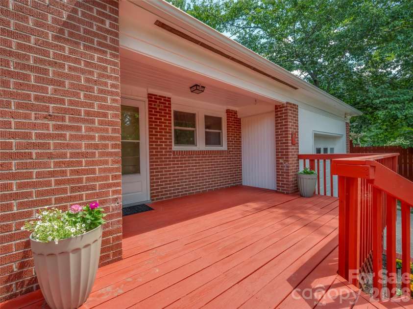 917 Blue Ridge Road, East Flat Rock, NC 28726.  MLS# CAR4402253, YatesRealty ID 41608. 