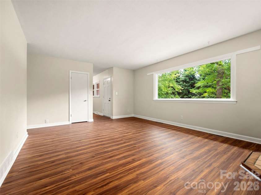 917 Blue Ridge Road, East Flat Rock, NC 28726.  MLS# CAR4402253, YatesRealty ID 41608. 