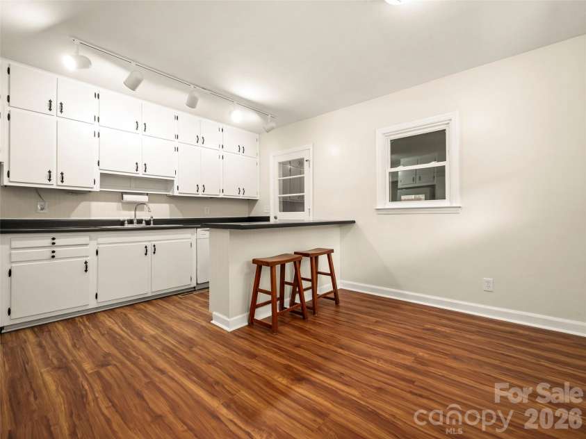 917 Blue Ridge Road, East Flat Rock, NC 28726.  MLS# CAR4402253, YatesRealty ID 41608. 