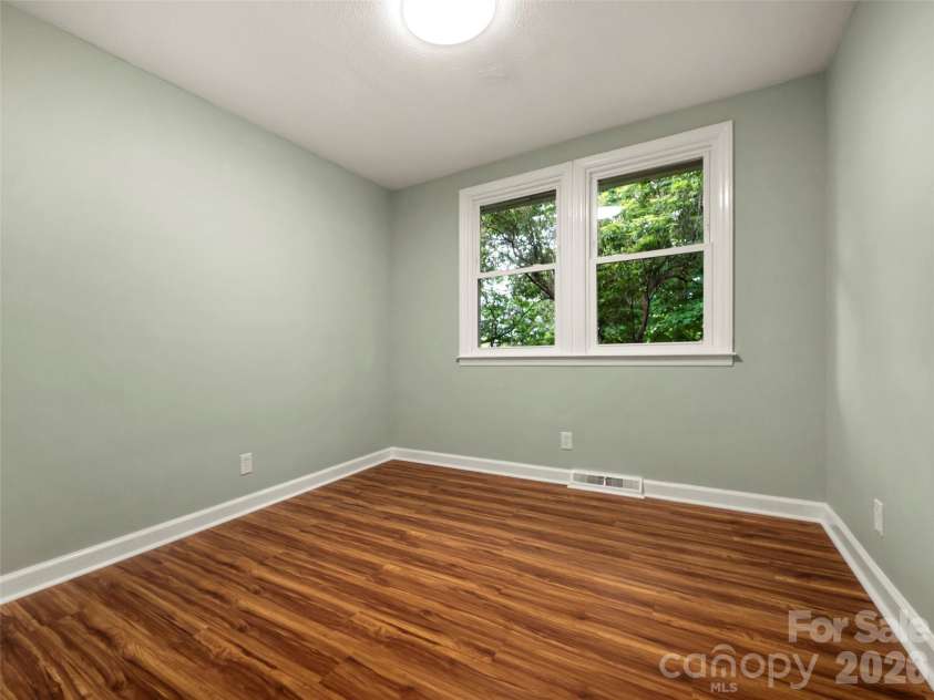 917 Blue Ridge Road, East Flat Rock, NC 28726.  MLS# CAR4402253, YatesRealty ID 41608. 