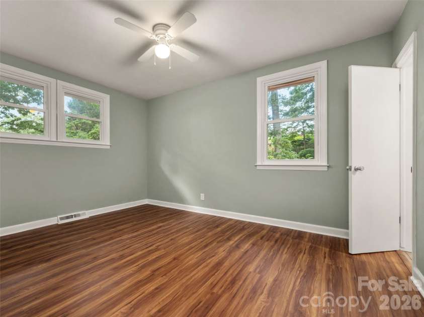 917 Blue Ridge Road, East Flat Rock, NC 28726.  MLS# CAR4402253, YatesRealty ID 41608. 