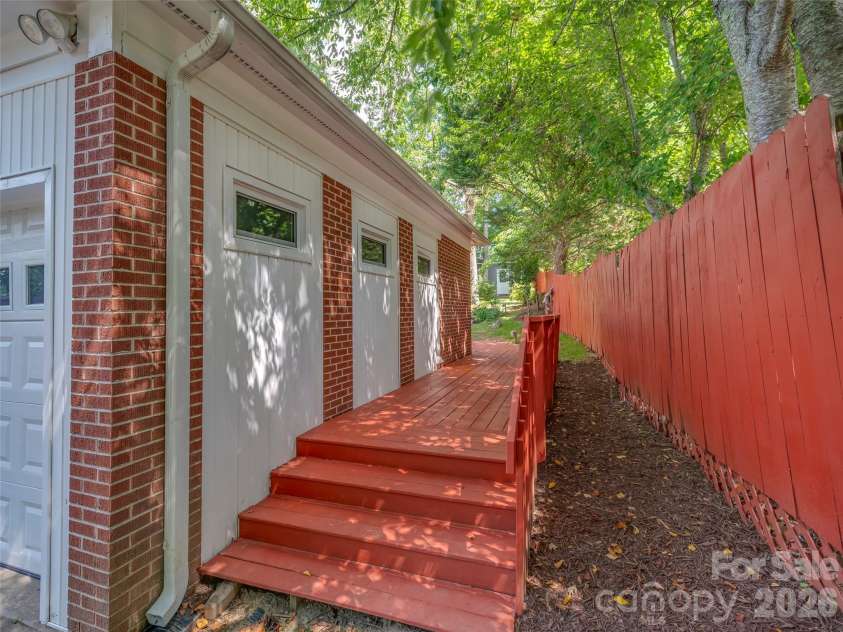 917 Blue Ridge Road, East Flat Rock, NC 28726.  MLS# CAR4402253, YatesRealty ID 41608. 