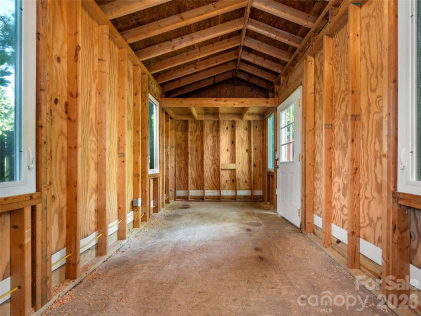 917 Blue Ridge Road, East Flat Rock, NC 28726.  MLS# CAR4402253, YatesRealty ID 41608. 